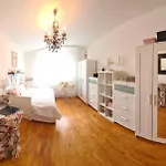 Krisna Apartment